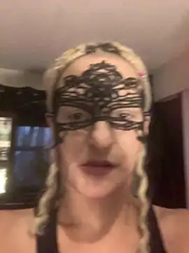 blondebarbiebae webcam