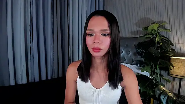 asianpetiteprincess webcam