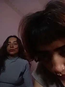 AlexxaAndRileyy webcam