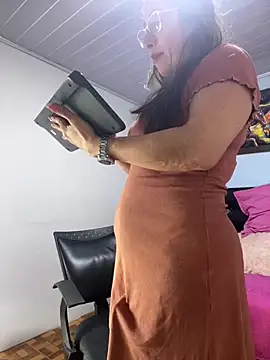 kaylaMinov_ webcam