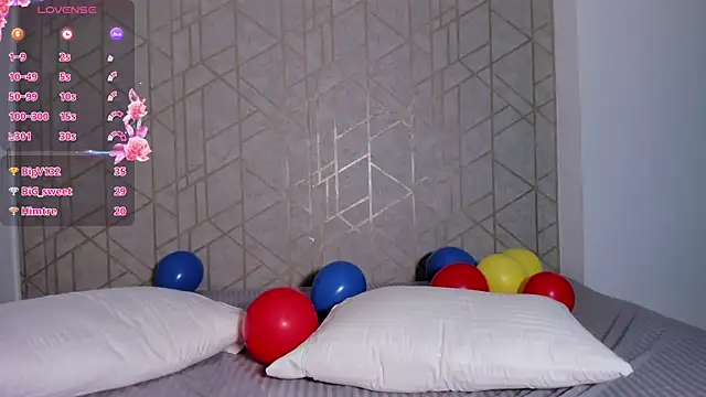 MiiaaVelvet webcam
