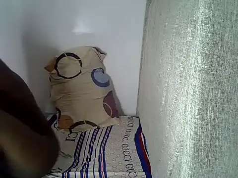 Prettieme12 webcam
