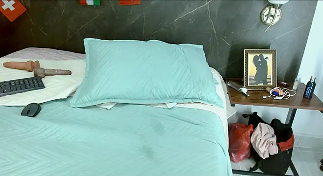 KellyShibary webcam