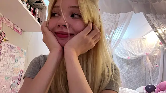 LinaFloww webcam