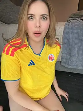 Alirawrz's live cam