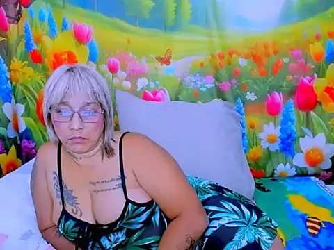 indianroxy webcam
