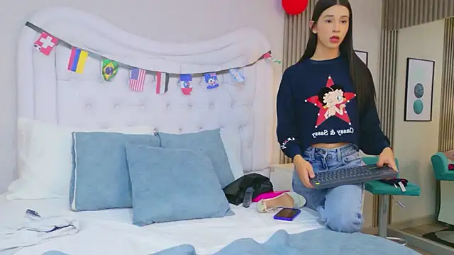 CaitlynMiller live cam on StripChat