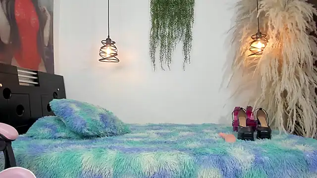 queenramoona-hot webcam