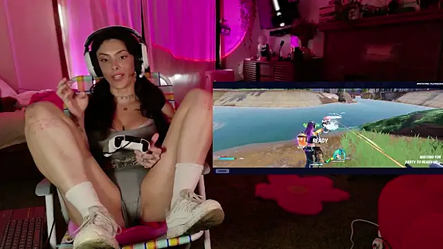 GennaJames webcam