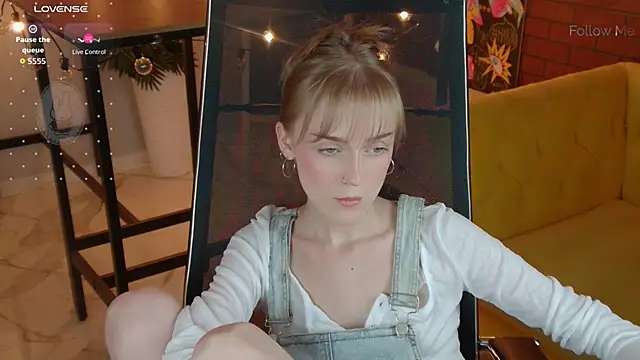 KiraMontoya webcam