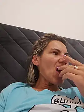 FeliciaKrige webcam