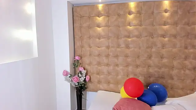 violet_giraldo webcam