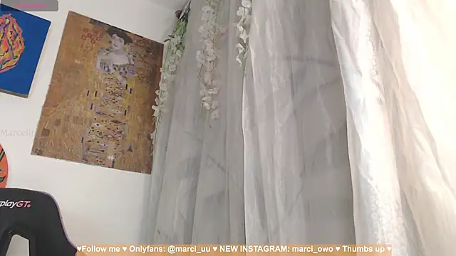 Marci_owo live cam on StripChat