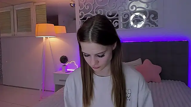 luisaclover - LuisaClover's free webcam - UK Sex Cams