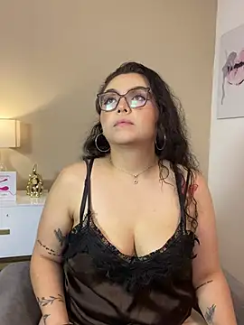 almararouge - AlmaraRouge's free webcam - UK Sex Cams