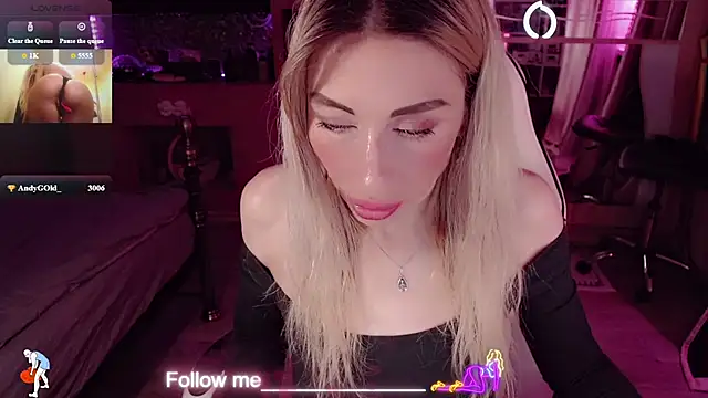 AnnieGOld_ webcam