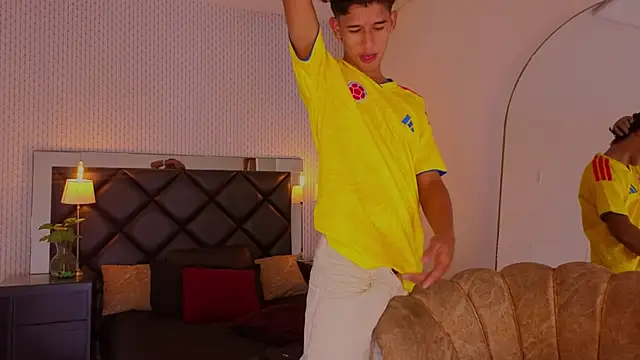 dave_eliot (M twink) - suck toes