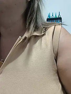 kendra_fire (F milf) - Suck boobs