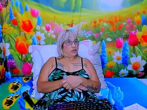 indianroxy webcam
