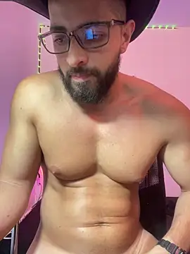 magnumchris - Magnumchris's free webcam - UK Sex Cams