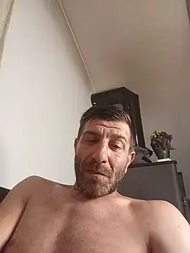 alexdaniel89 (Ask my age) - neked all outsid for 2 minute