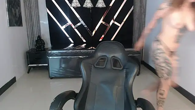 DamiaOshun_ch webcam