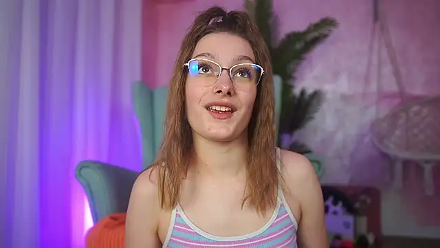 LeilaBie webcam