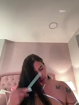 Bella__Wood webcam