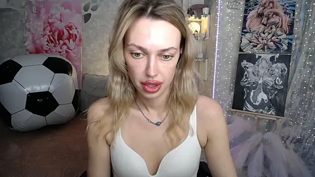 NickyAdamidi live cam on StripChat