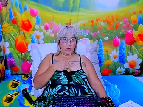 indianroxy live cam on StripChat
