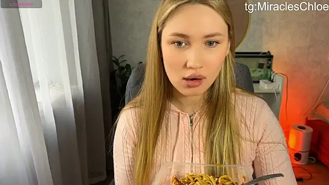 ChloeMillerMeow webcam