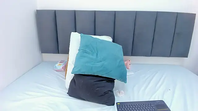 sam_doll_ webcam