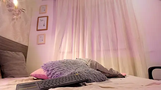 KarolyneLune webcam