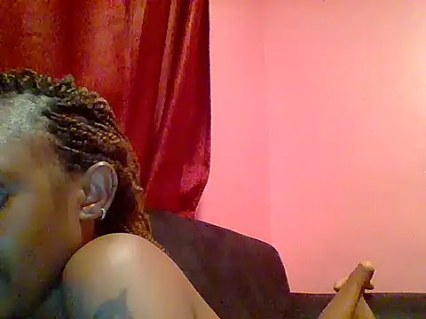 Ebon_fantasy1 live cam on StripChat