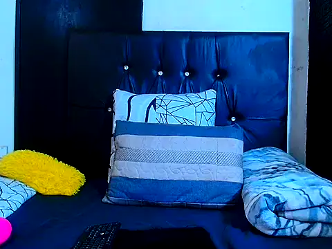 sexybitchh22 webcam