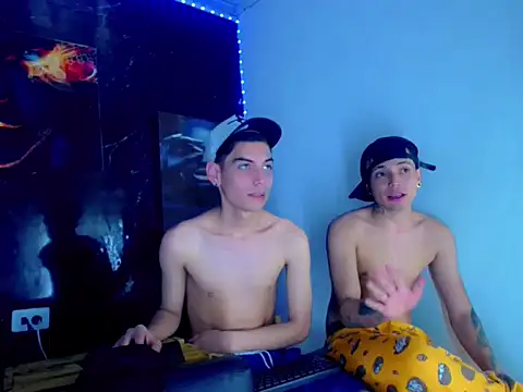 TheShamefulBoys webcam