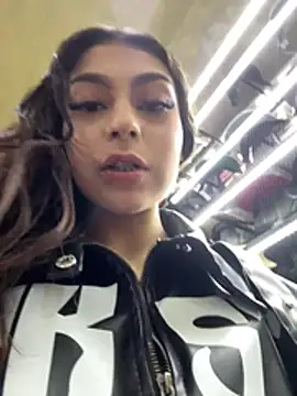 CHERRYY_BOMB_ webcam