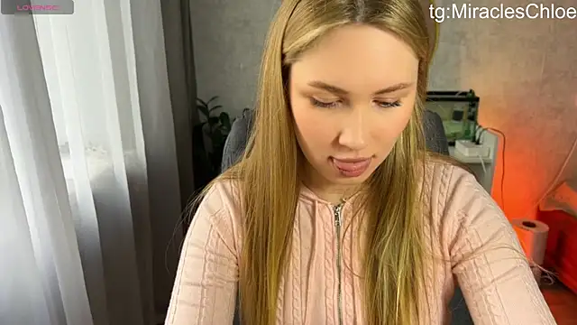 ChloeMillerMeow webcam
