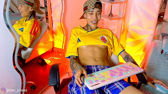 Jonesliam23 webcam