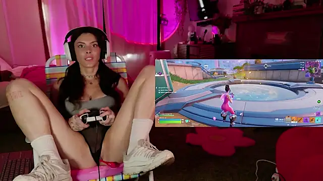 GennaJames webcam