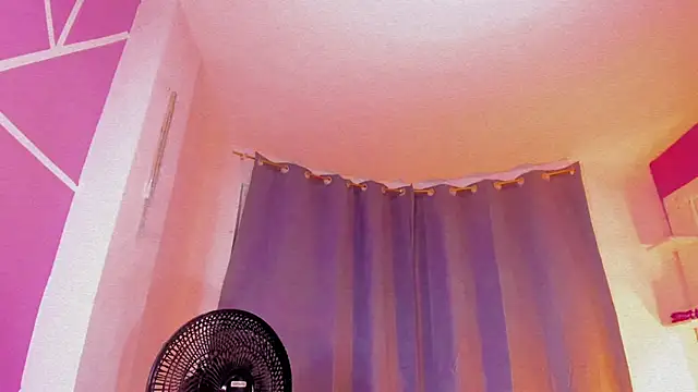 Sara_hot12112 webcam
