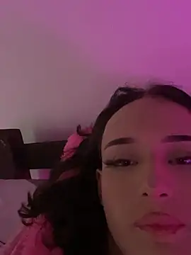 Baby_luxury live cam on StripChat
