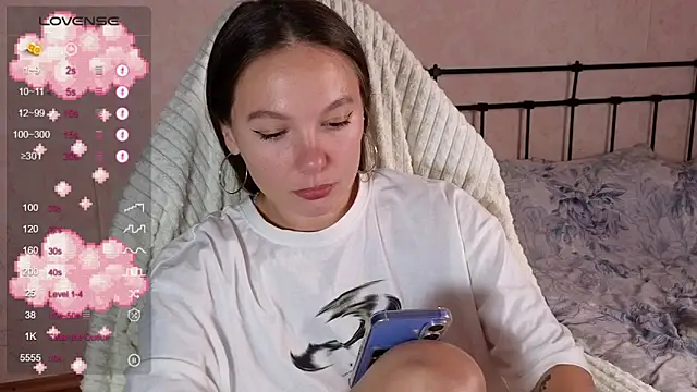 lil_luna_x webcam