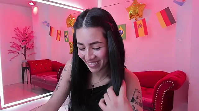 Rainy_doll live cam on StripChat