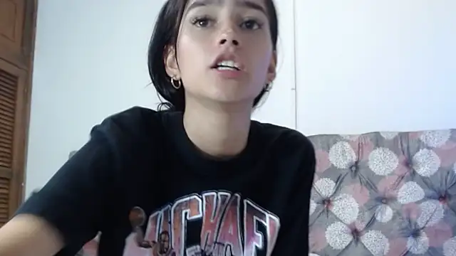 melodymansson (F young) - I wanna rub my pussy and show my tits