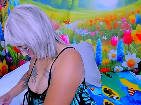 indianroxy webcam