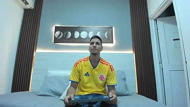 mauro_boy (M young) - show naked body