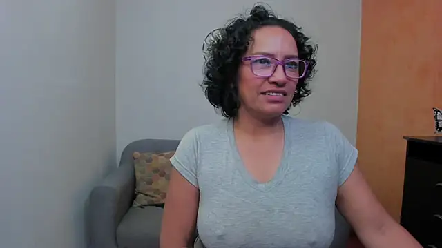 scarlet_wet webcam