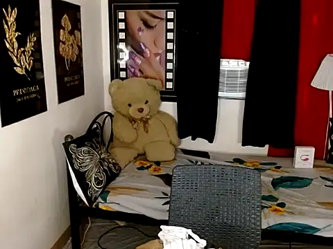 UrhotGoddess webcam