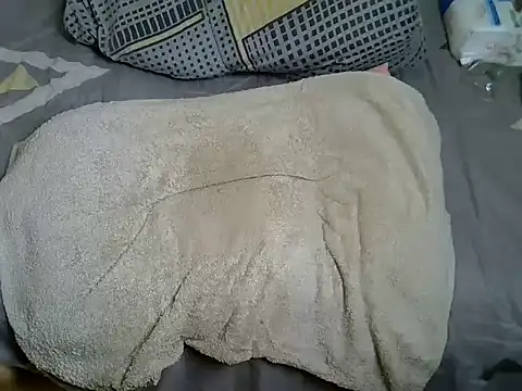 Pearl_petite webcam